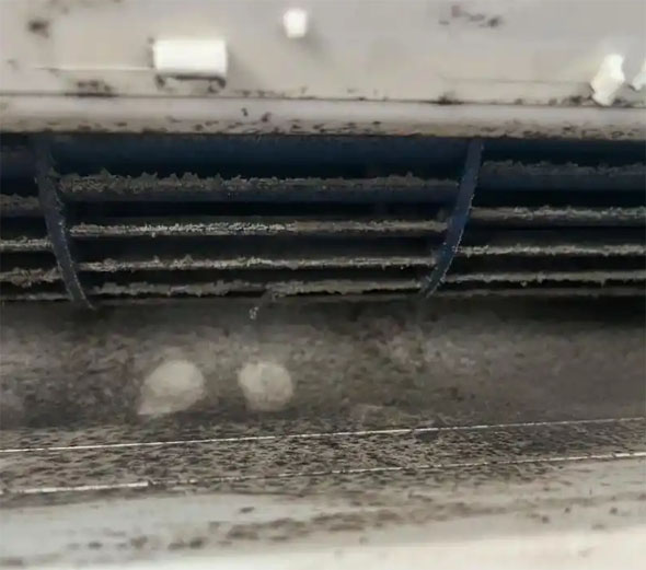 牡丹江空调吹的风有股烧焦味是怎么回事